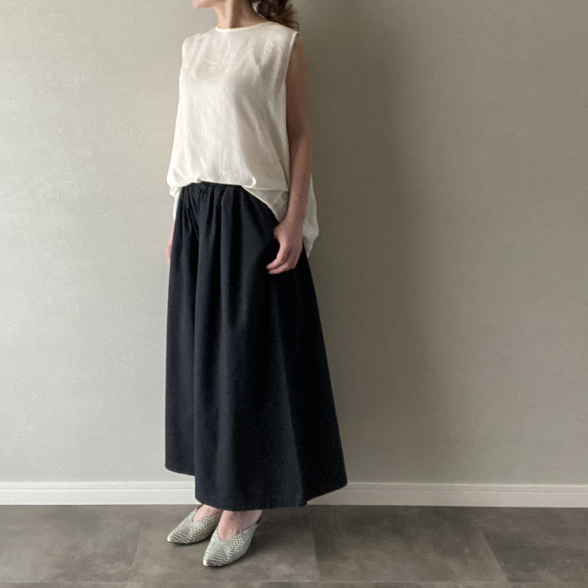 【En salon】ノースリーブ カットソー アシンメトリー アイボリー Lサイズ［050242］