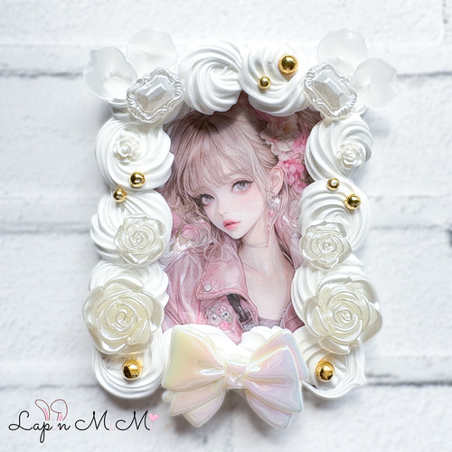 受注製作】白 ホイップデコ 硬質トレカケース B8 ゴールド 薔薇 姫