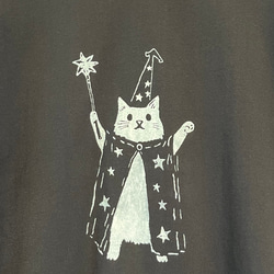 魔法使いネコさん柄　レディースビッグシルエットTシャツ綿100％【S～4L】 3枚目の画像