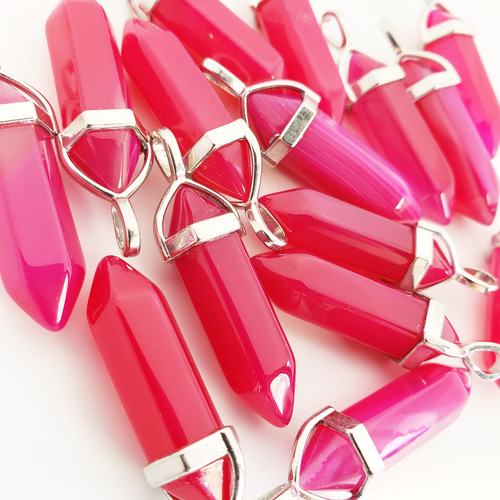 1個 メノウ 瑪瑙 六角形 天然石 染め お守り 弾丸 ネックレストップ