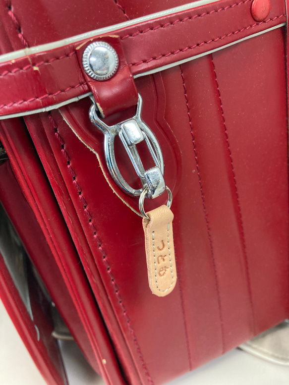 【ひらがな名入れ無料】ネームタグ・ファスナー引手「リュック・ランドセルに！」栃木レザーヌメ革 4枚目の画像