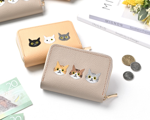 お札が折れない コンパクトウォレット 【3匹の猫】 刺繍 猫 本革