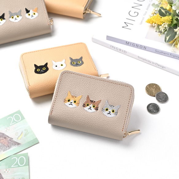 お札が折れない コンパクトウォレット 【3匹の猫】 刺繍 猫 本革 ミニ財布 ギフト A315I 1枚目の画像