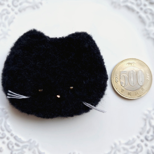 ねこちゃんブローチ(黒猫)】ふわふわ パンチニードル フリーステッチ