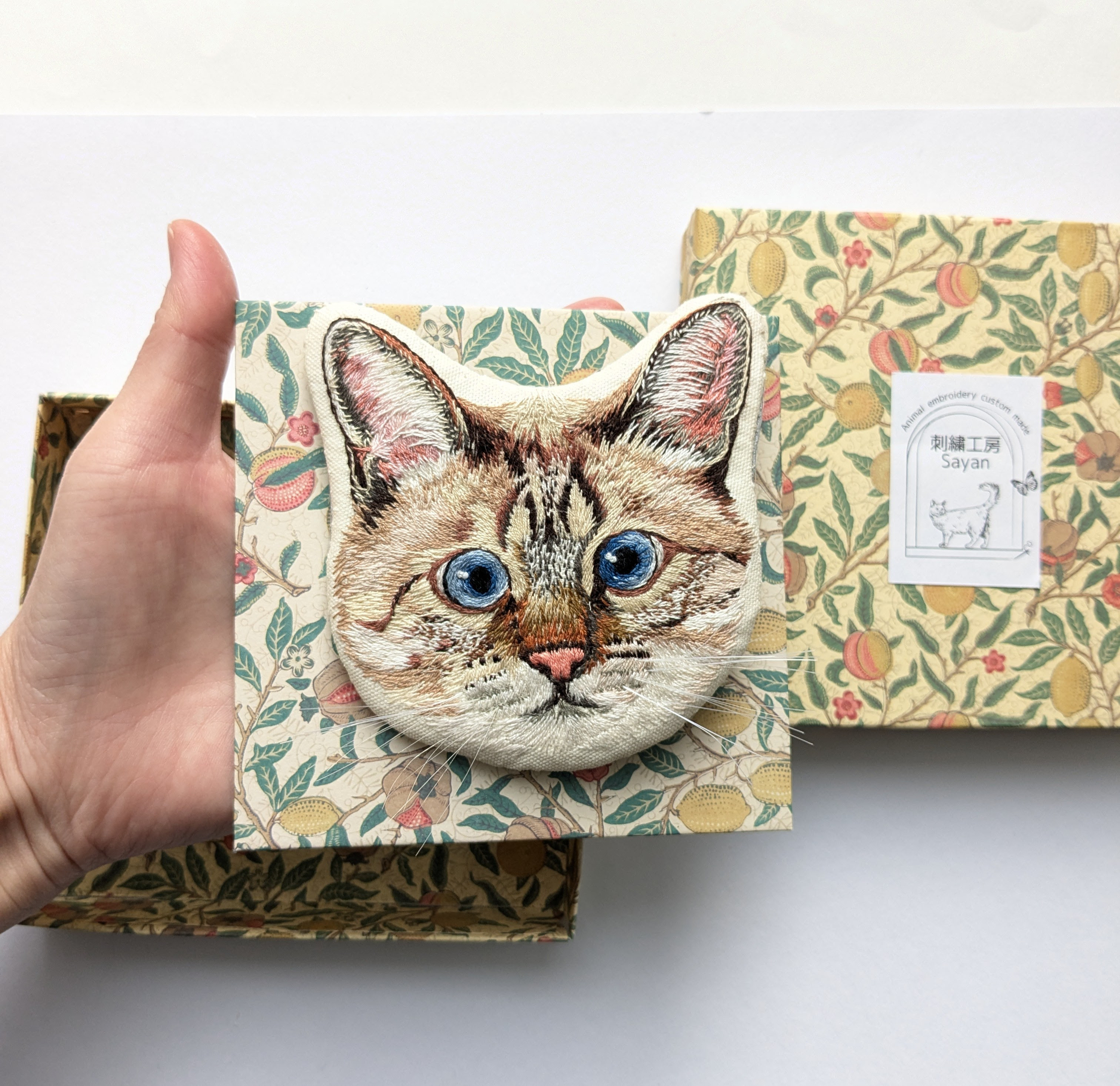 うちの子オーダー動物刺繍ブローチ大(8~9cm)