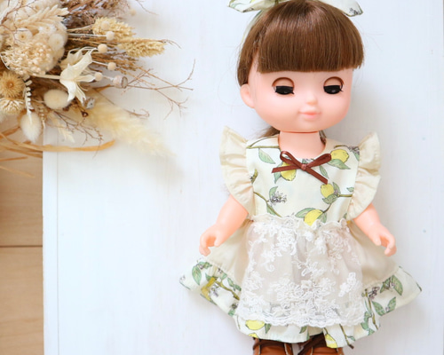 26cmドール服 ぬいぐるみ服 フリル袖のレモン柄ンピース メル