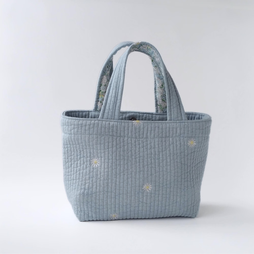 夏色さわやかライトブループチトートバッグ マーガレットの刺繍