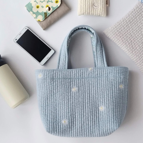 夏色さわやかライトブループチトートバッグ マーガレットの刺繍
