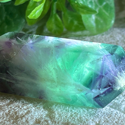 エンジェルフェザー フローライト マルチカラー 蛍石 ポイント 原石