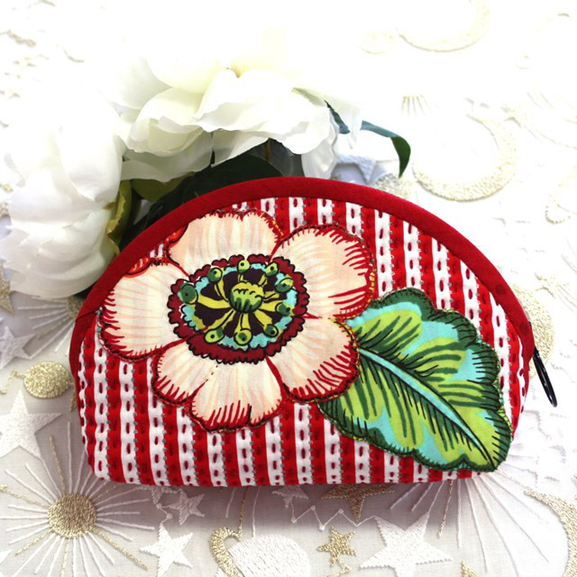 フレンチテイストのお花のポーチ