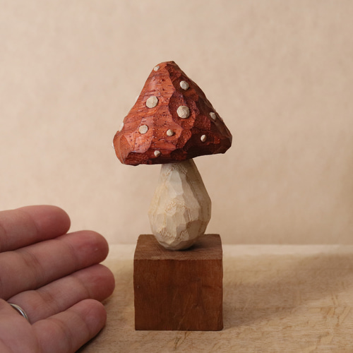 木彫り きのこ 毒キノコ ベニテングタケ 木製 置物 オブジェ