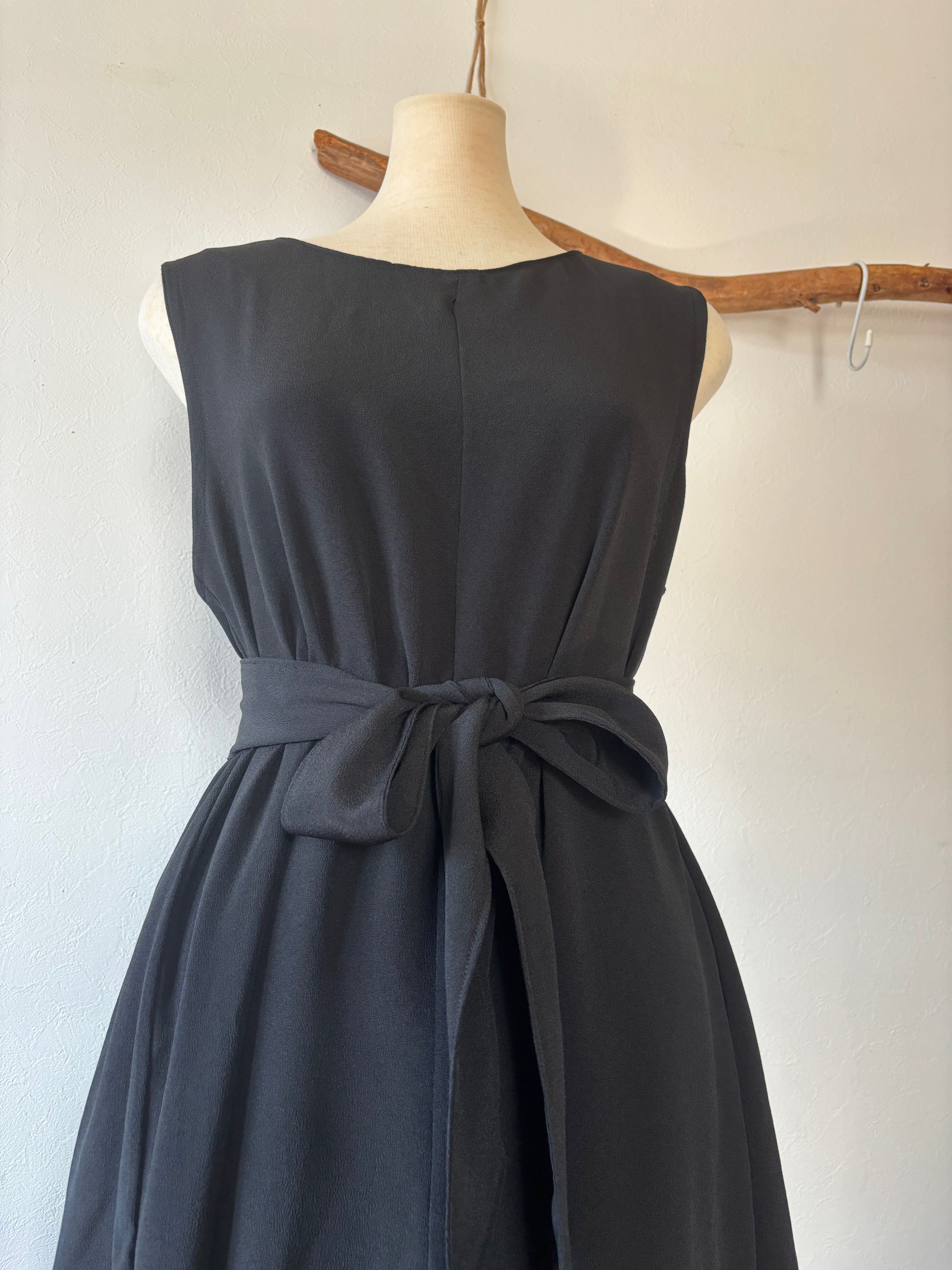 黒留袖リメイクワンピース　ちりめん