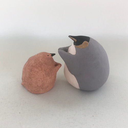 お花が持てちゃう皇帝ペンギンさんorキングペンギンさん（素焼きの
