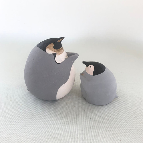 お花が持てちゃう皇帝ペンギンさんorキングペンギンさん（素焼きの