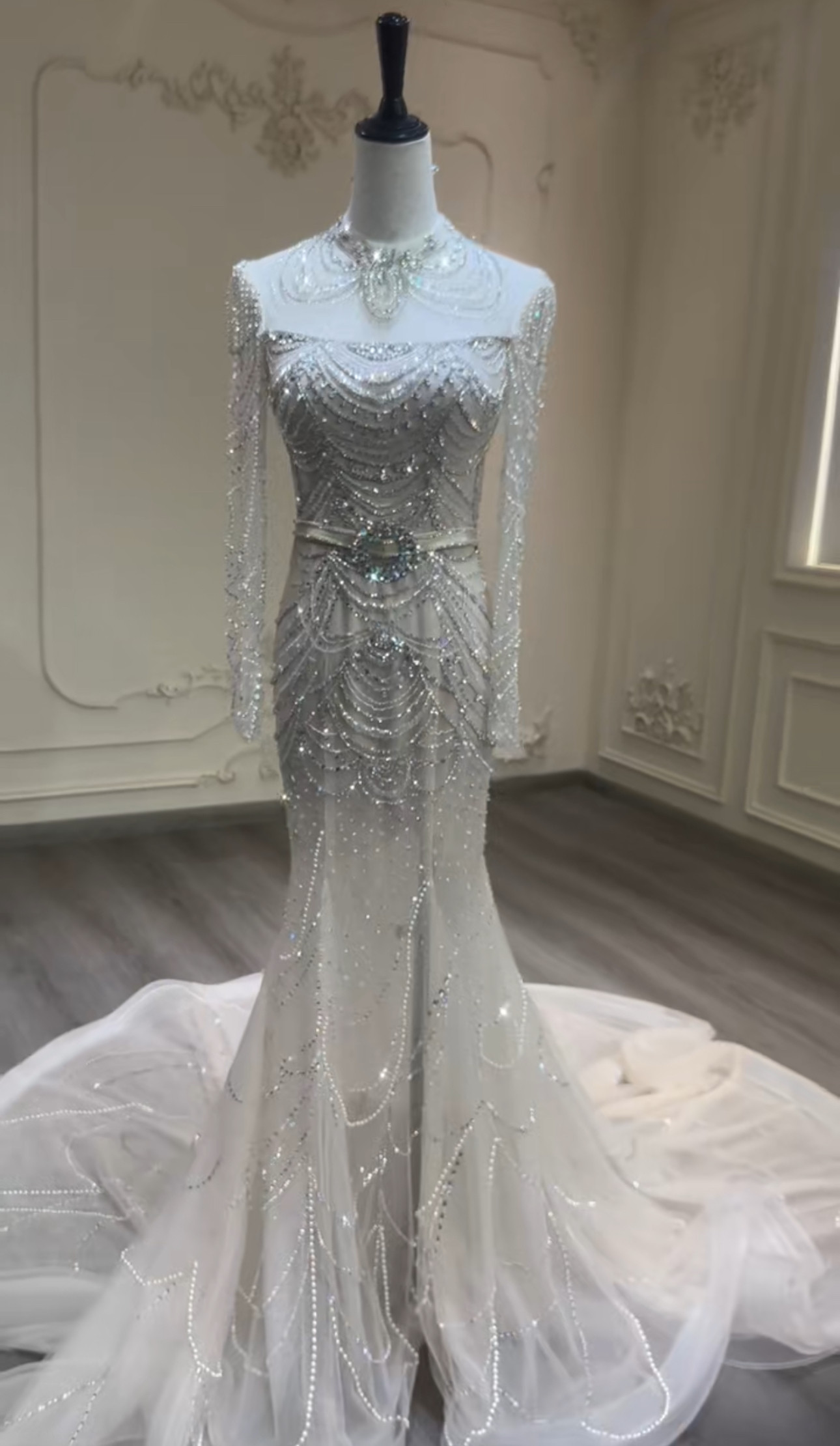 上質なドレス　スクエアベック　優雅　ビジューあり　マーメイドドレス　パーティードレス演奏会コンテスト衣装ステージ前撮り