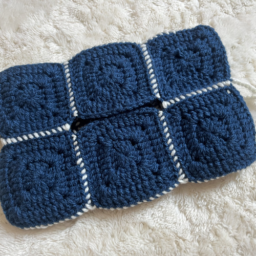 コロンとかわいいグラニースクエアのティッシュケース／爽やかネイビー