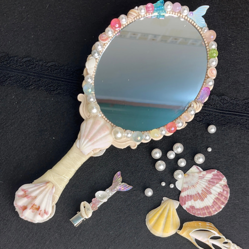 真珠の花海鏡)貝殻の手鏡とヘアクリップ付き ハンドメイドミラー