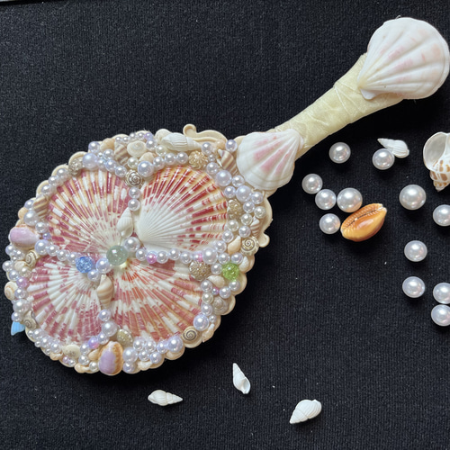 真珠の花海鏡)貝殻の手鏡とヘアクリップ付き ハンドメイドミラー