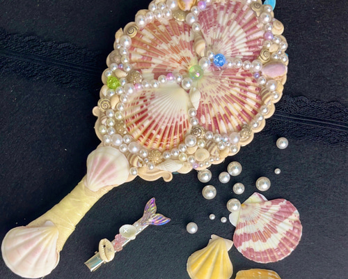 真珠の花海鏡)貝殻の手鏡とヘアクリップ付き ハンドメイドミラー