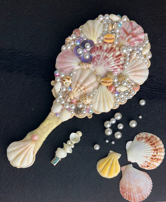 貝殻の夢鏡)貝殻の手鏡とヘアクリップ付き ハンドメイドミラー