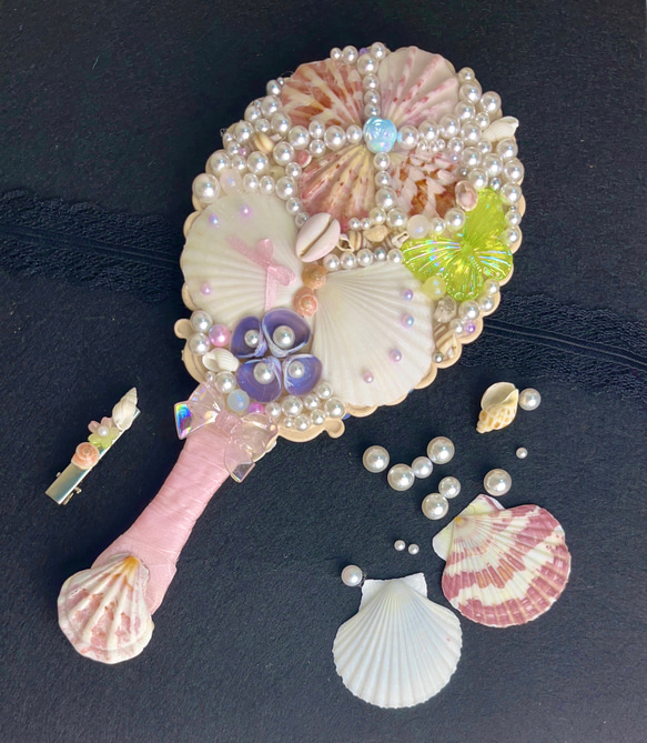 真珠と貝殻の姫鏡)貝殻の手鏡とヘアクリップ付き ハンドメイドミラー
