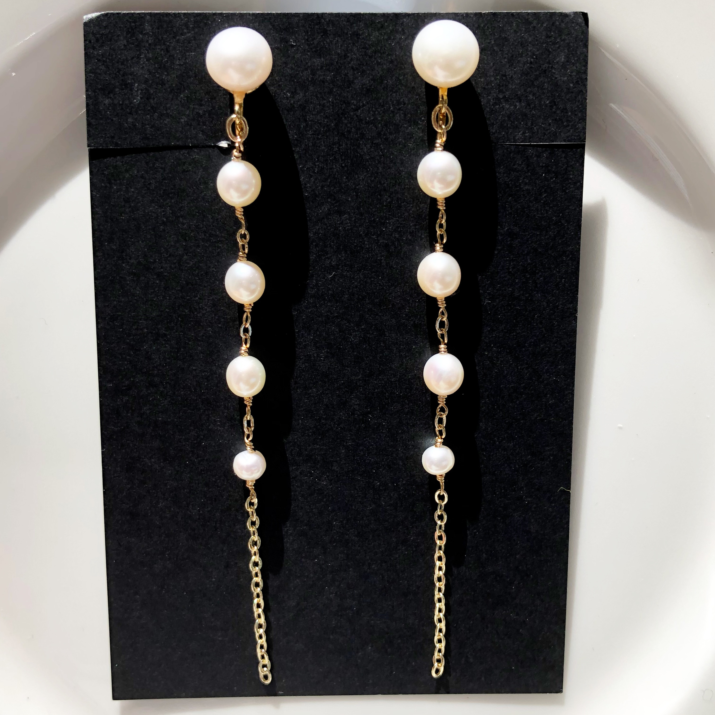 《  痛み軽減ソフトイヤリング》5連パールイヤリング