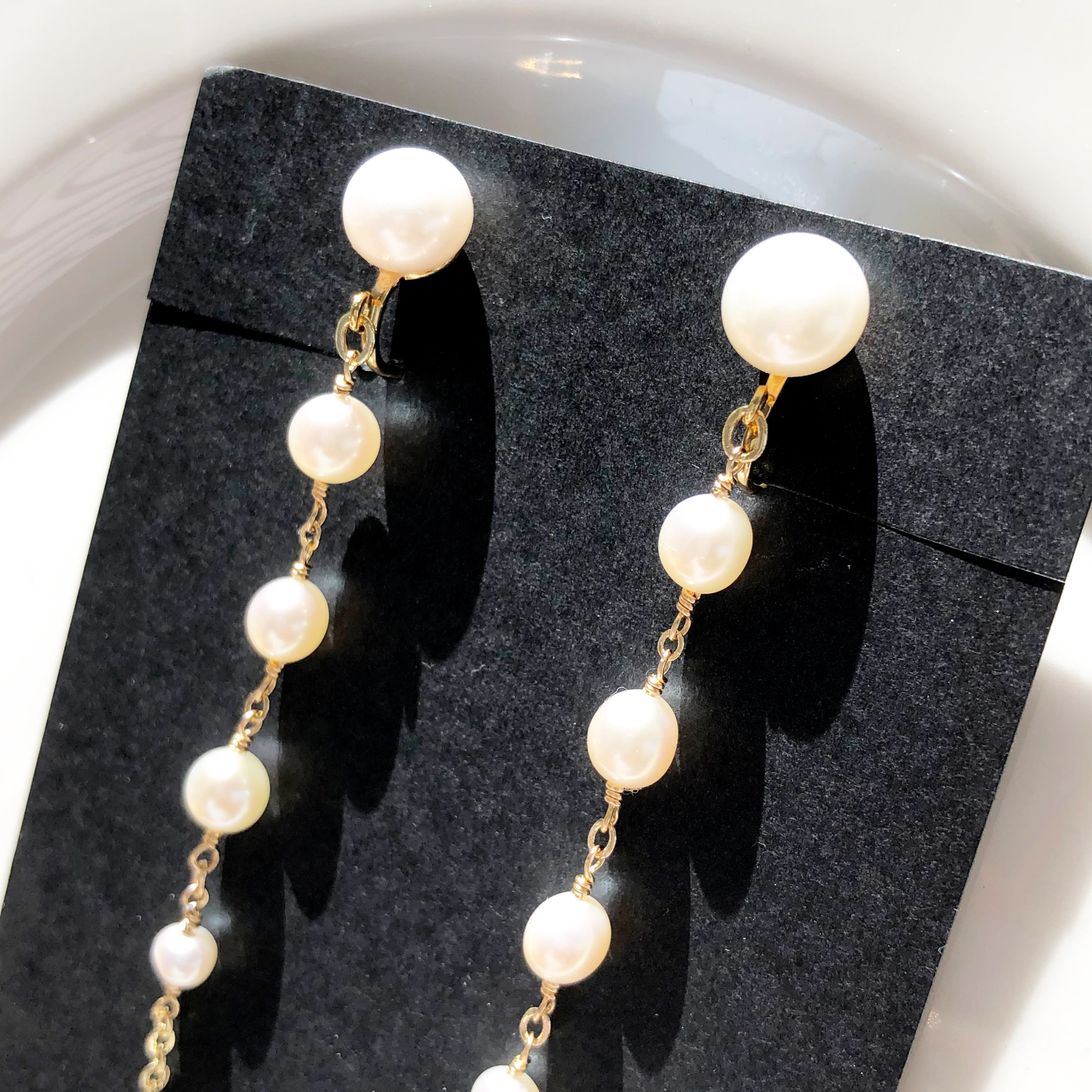 《  痛み軽減ソフトイヤリング》5連パールイヤリング