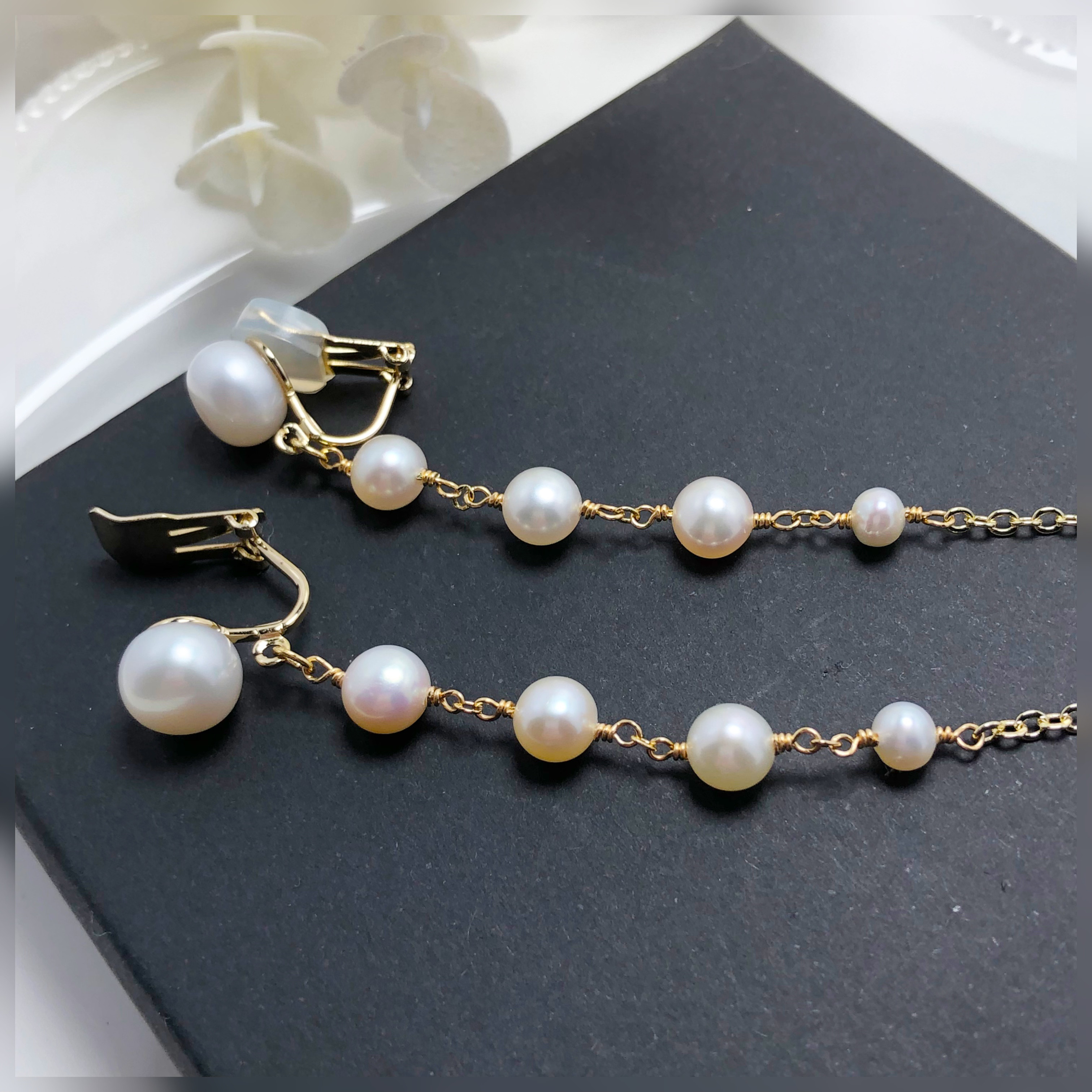 《  痛み軽減ソフトイヤリング》5連パールイヤリング