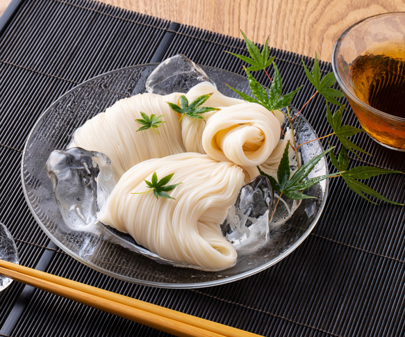 【国産小麦】［40人前］小豆島手延べそうめん　4kg　素麺　赤穂の天塩　かどやのごま油 4枚目の画像