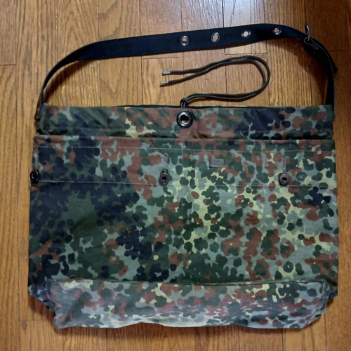 希少 90s Eddie Bauer メッセンジャーバッグ 迷彩 希少 90s Eddie Bauer メッセンジャーバッグ 迷彩高価