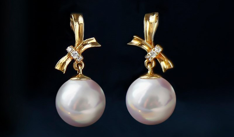 【La Corser】プリンセススタイル 日本製 7.5-10mm アコヤ 天然海水真珠 イヤリング 18Kゴールド リボン ダ