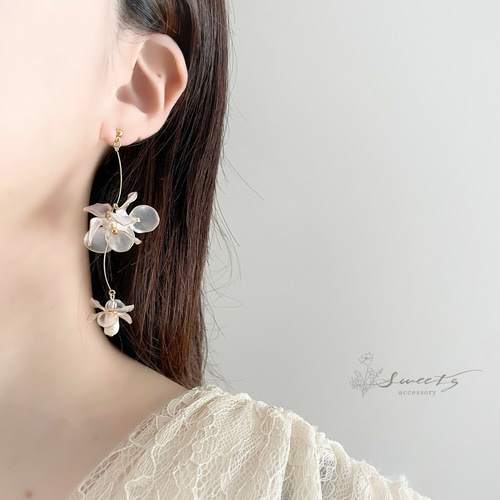 fleurs 〜ﾌﾙｰﾙ〜】ウェーブフラワーの耳飾り ピアス・イヤリング