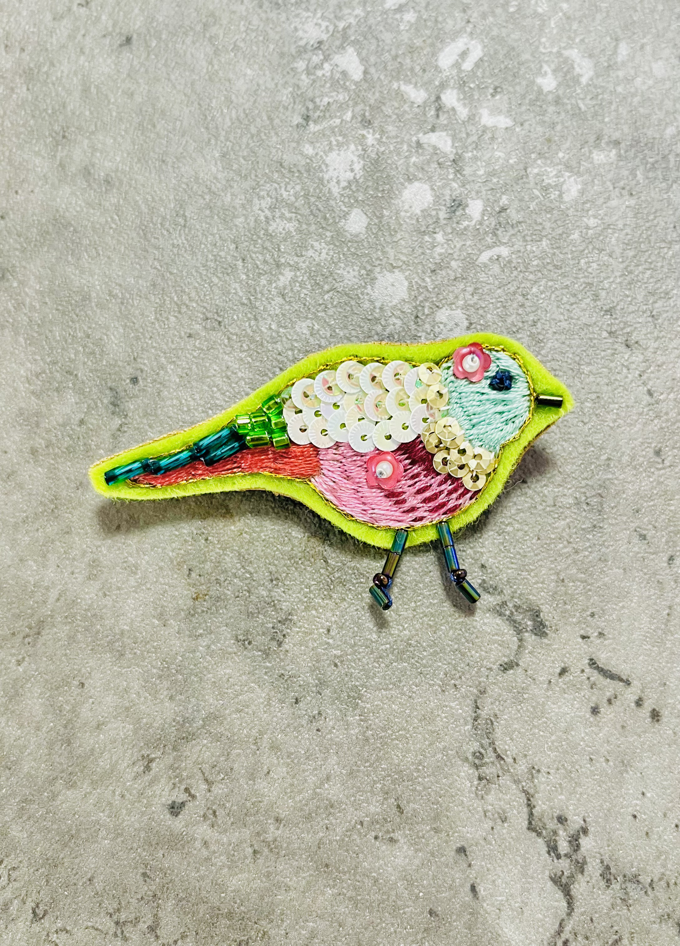 KAWAII 刺繍ブローチ　【小鳥】
