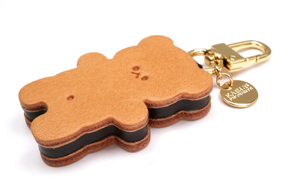 くまちゃんクッキーサンドのキーホルダー（本革製）／お菓子な革小物 6枚目の画像