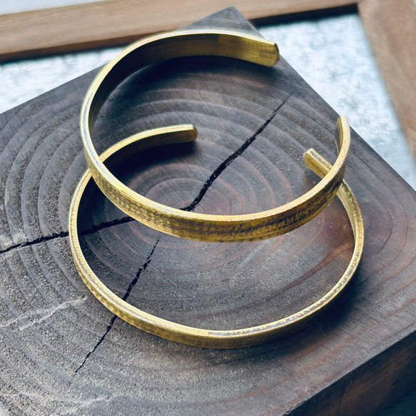 アンティーク風Brassバングル（単品） 1枚目の画像