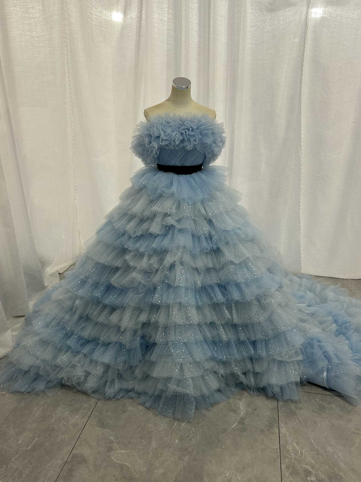 美品！カラードレス ブルーグレー オフショルダー キラキラチュール もこもこドレス ロングトレーン