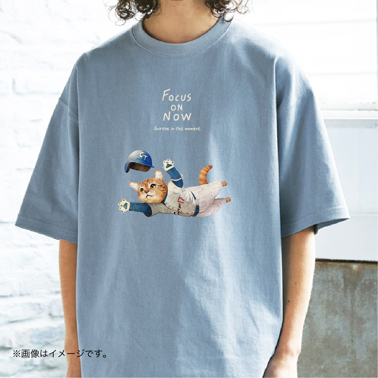 厚みのあるBIGシルエットTシャツ/ 「FOCUS ON NOW」