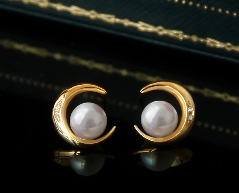 【La Corser】月のような海 日本産 5.5-6mm アコヤ 天然海水真珠 イヤリング 18K ゴールド ダイヤモンドデザ