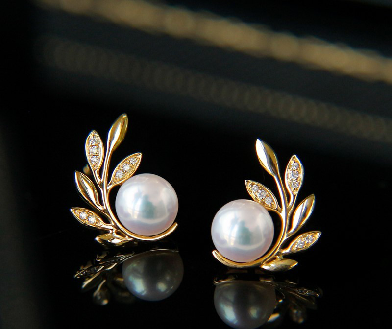 【La Corser】オリーブの枝デザイン 5.5-7.5mm 日本製アコヤ真珠ピアス 18Kゴールド ダイヤモンド入り 天然