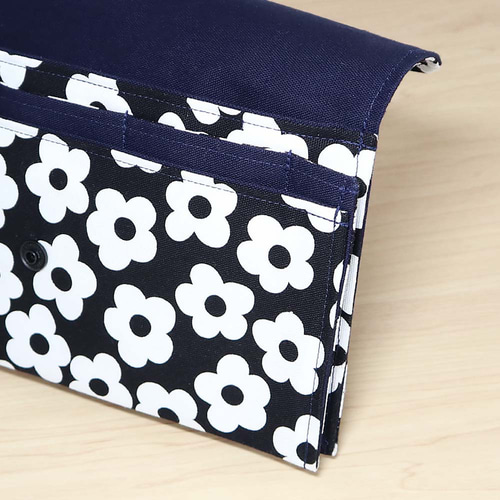 北欧風 モノクロ花柄ブラック×ネイビー マルチケース 母子手帳ケース