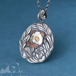 パンダと花のペンダント - ビンテージ感あふれる35g！ N144 パンダと花のペンダント - ビンテージ感あふれる35g！ N144