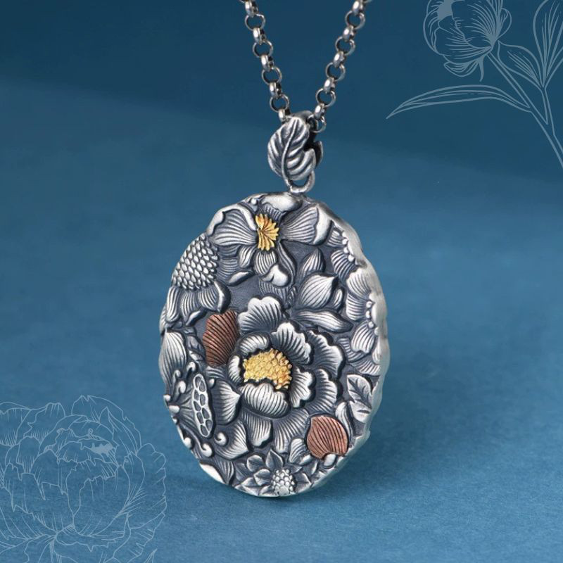 牡丹のペンダント - しっかりとした重量感の45g！ N145