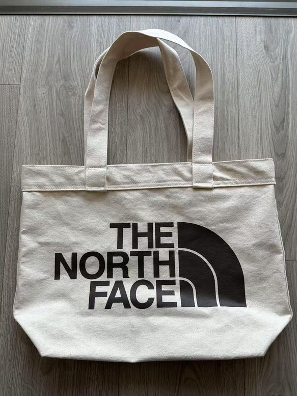 ザノースフェイス☆新品 大き目なトートバッグ THE NORTH FACE」ビッグロゴがかわいい！大きめトートバッグ