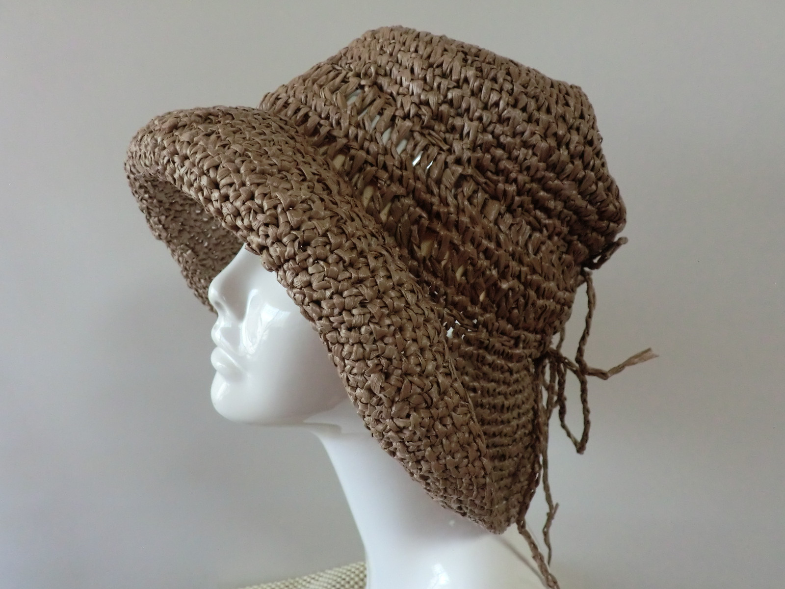 サマーヤーンの夏帽子　茶　細紐リボン
