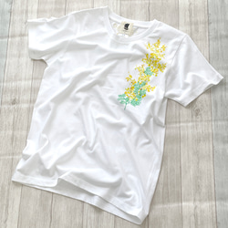 小枝ミモザ柄手描きTシャツ ミモザを一輪手描き描いたTシャツ 10枚目の画像