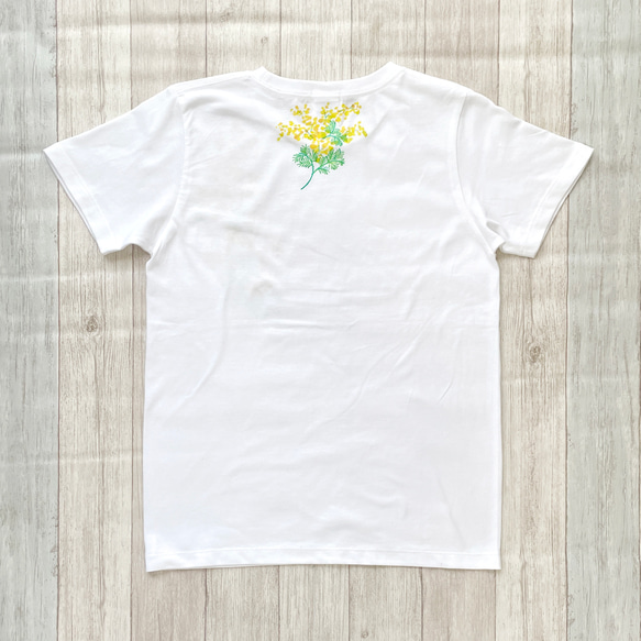 小枝ミモザ柄手描きTシャツ ミモザを一輪手描き描いたTシャツ 9枚目の画像