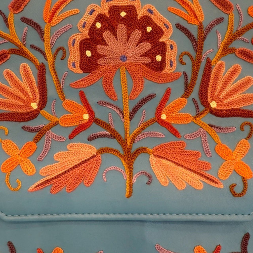 ショルダーバッグ 牛革 カシミール刺繍 フラワーモチーフ
