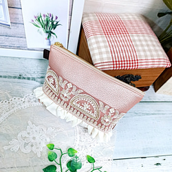 フェイクレザー バイカラー 刺繍リボン フリルポーチ♡ 2枚目の画像