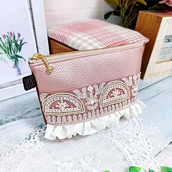 フェイクレザー バイカラー 刺繍リボン フリルポーチ♡ 8枚目の画像