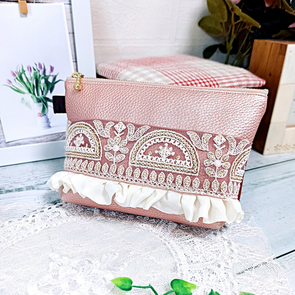 フェイクレザー バイカラー 刺繍リボン フリルポーチ♡ 7枚目の画像